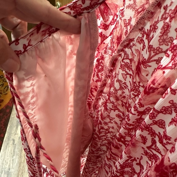 BB Dakota by Steve Madden Red/Pink Floral V Neck Peasant Top Women’s Medium - Picture 12 of 16